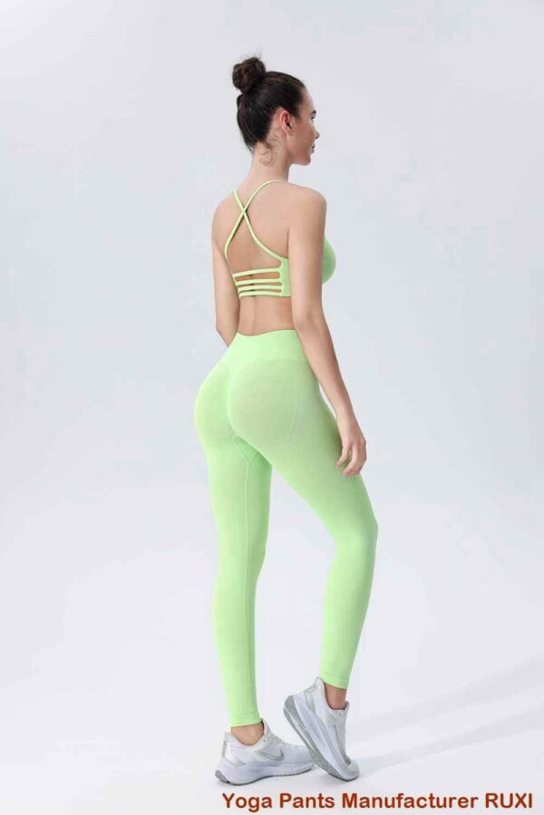 Pantalones de yoga color canela