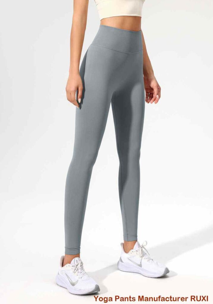 Pantalones de yoga cortos acampanados