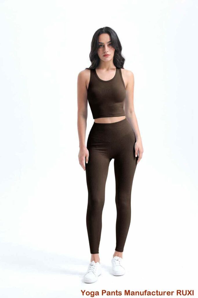 Pantalones deportivos de pierna ancha