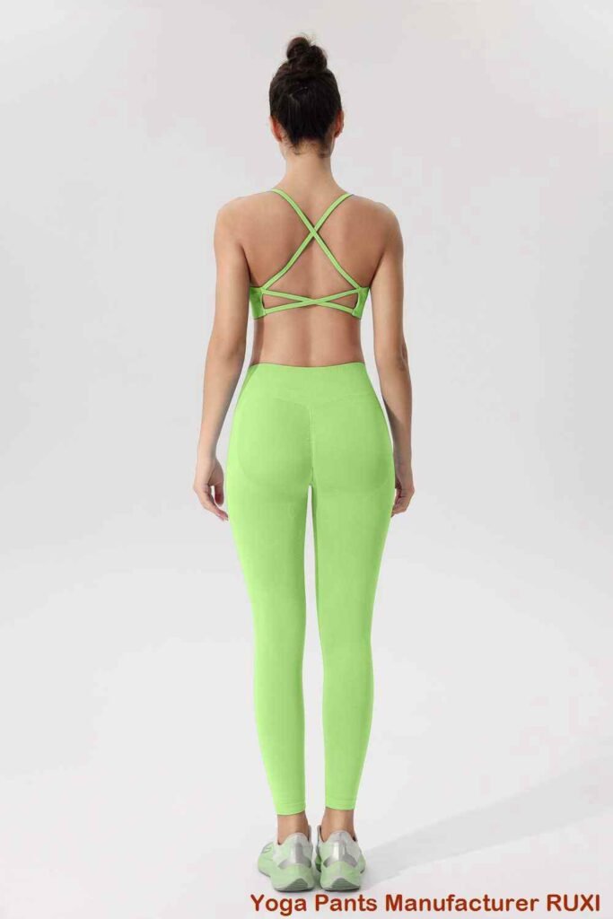 Leggings acampanados con bolsillos