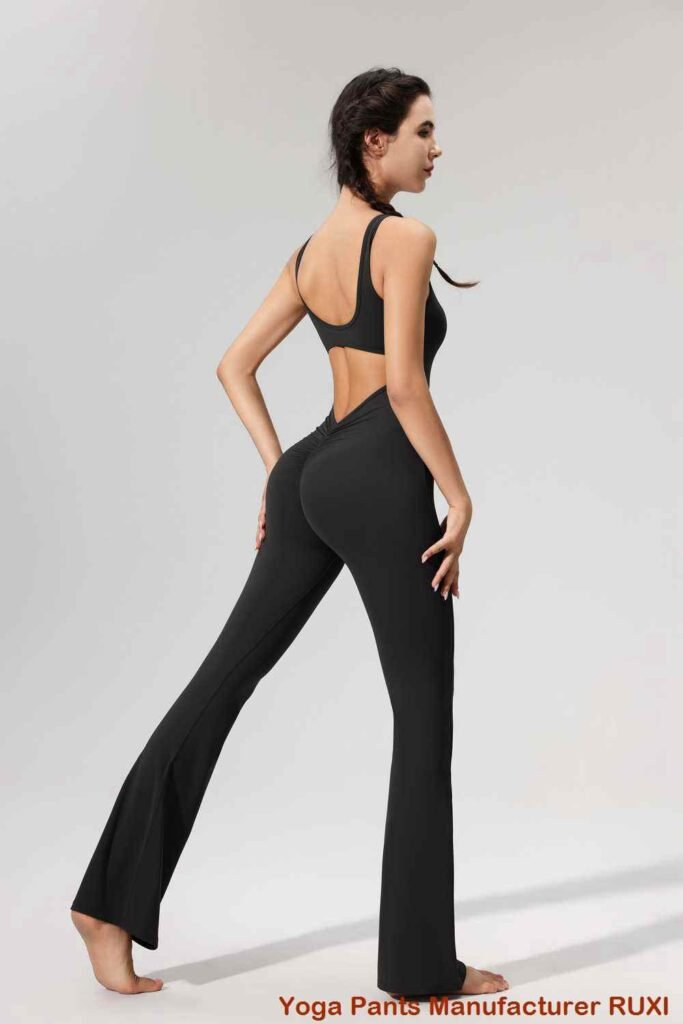 Pantalones de yoga blancos acampanados