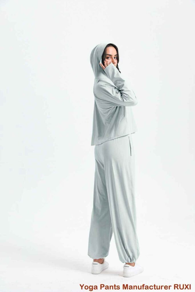 pantalones cortos de golf de color rosa intenso