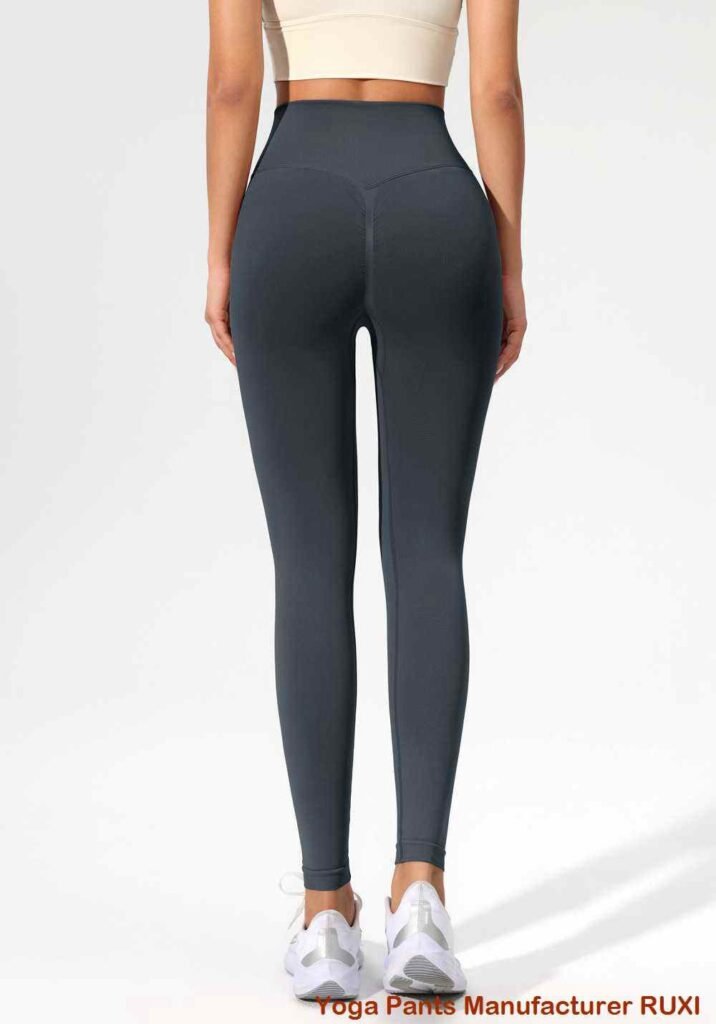 pantalones cortos de entrenamiento amarillos
