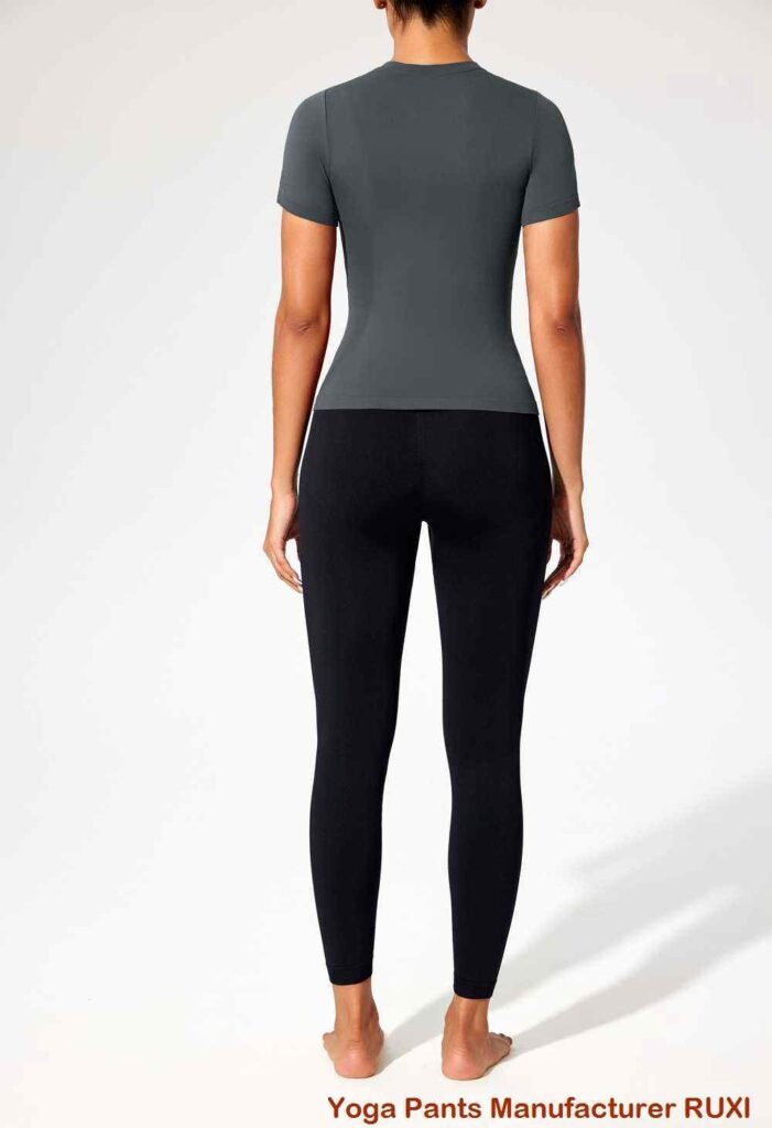 Pantalones de yoga de algodón con bolsillos.