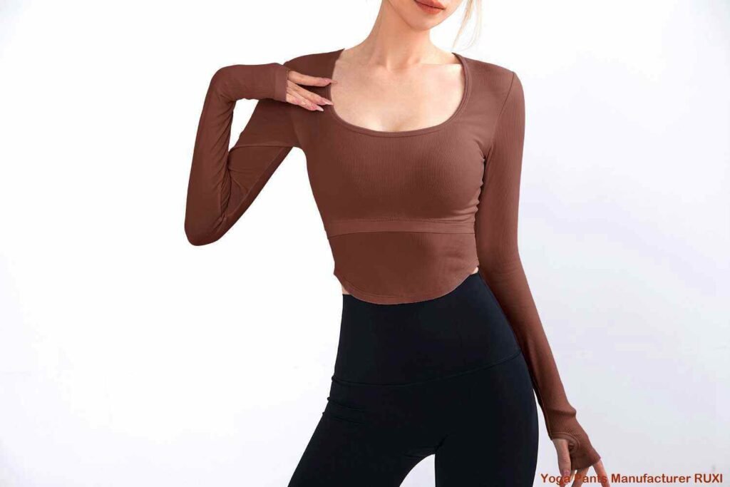 Mujeres en pantalones de yoga
