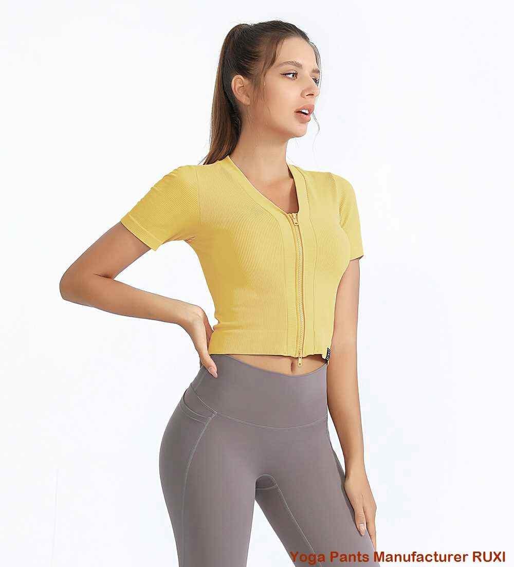 Pantalones de yoga de algodón suave.