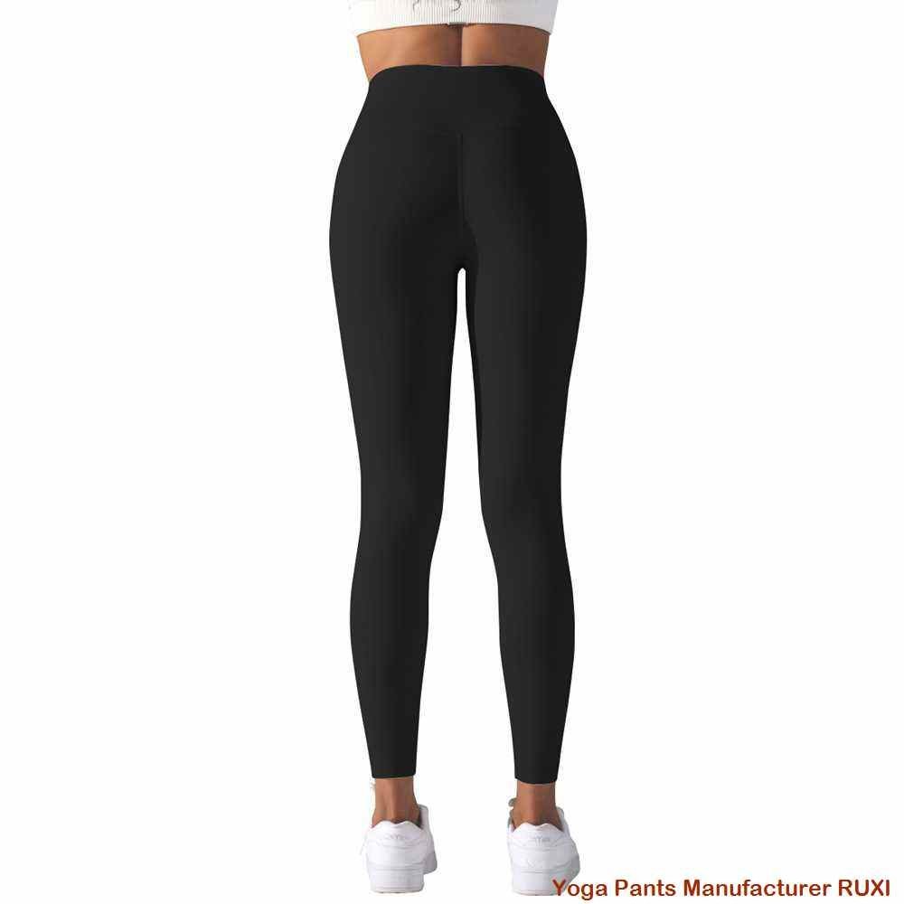 Pantalones de yoga recortados con bolsillos