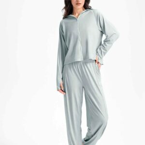 Conjunto de sujetador y pantalones cortos deportivos a juego