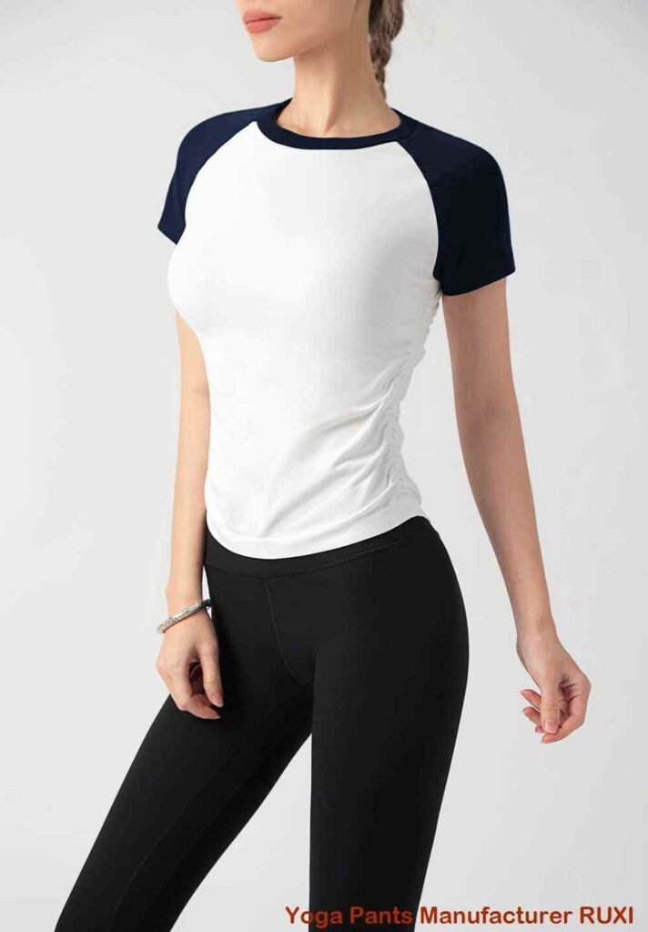 pantalones cortos de yoga morados